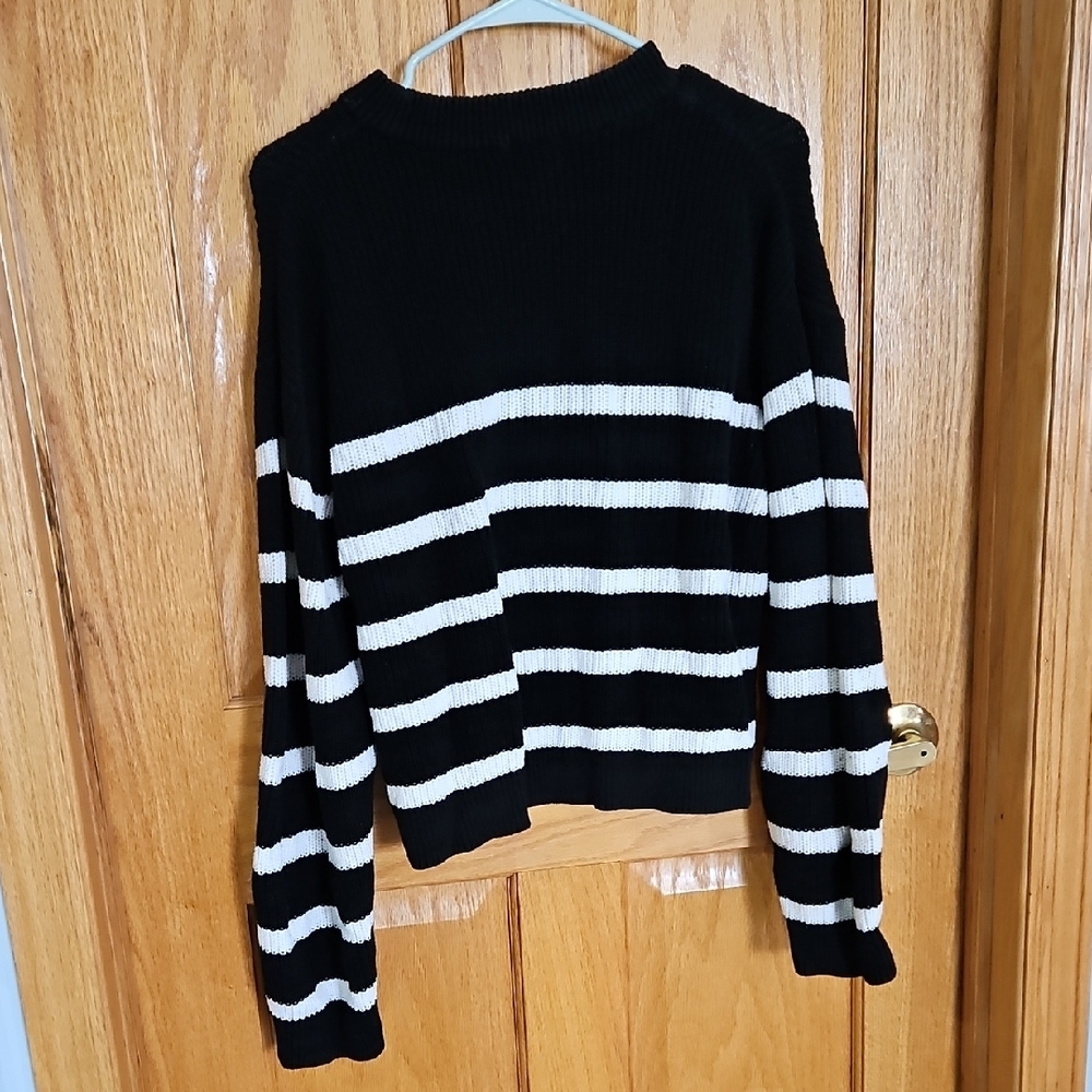 Black and White Striped Sweater - Picture 4 of 4